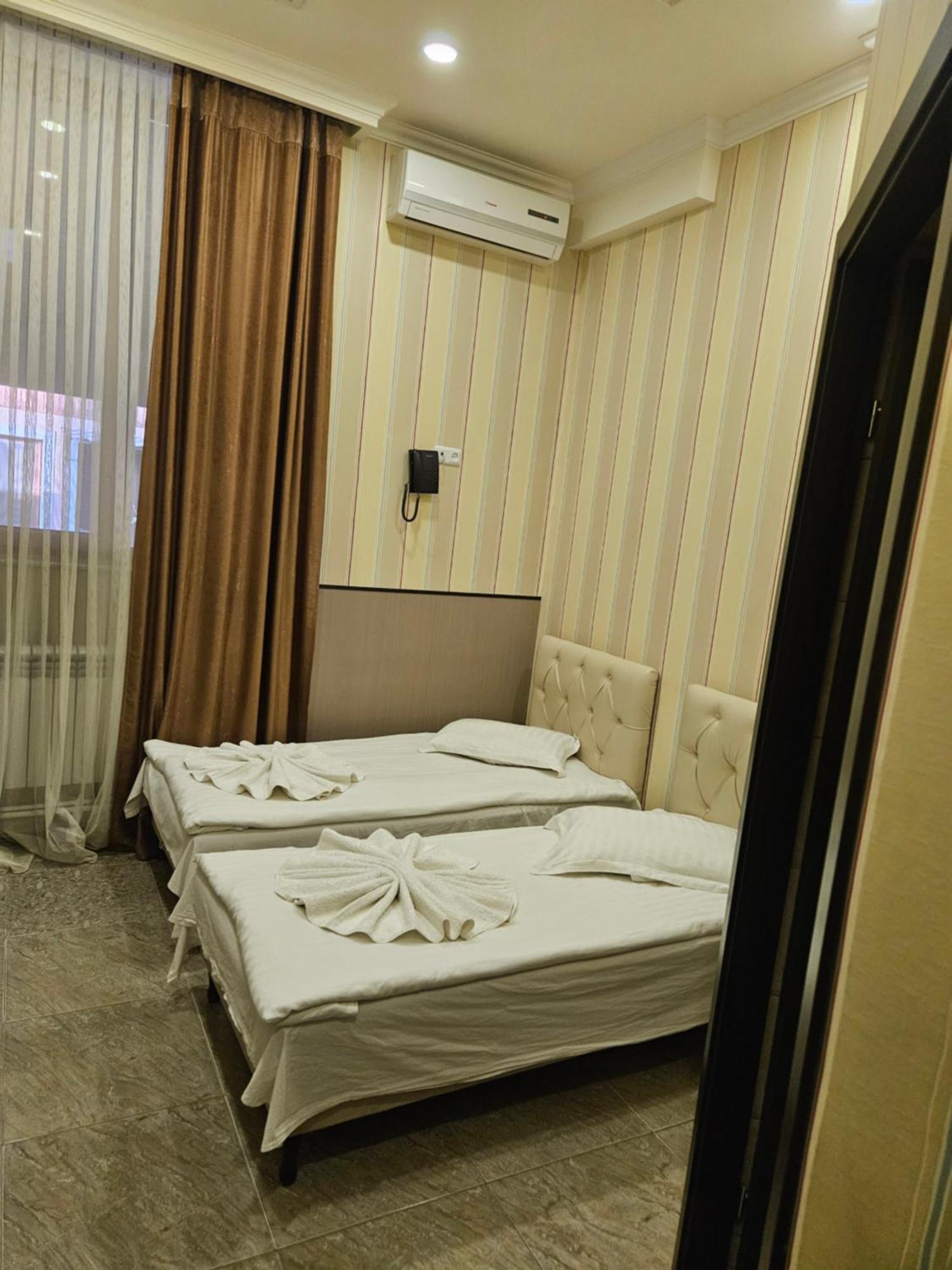 Eridana Hotel Ереван Екстериор снимка