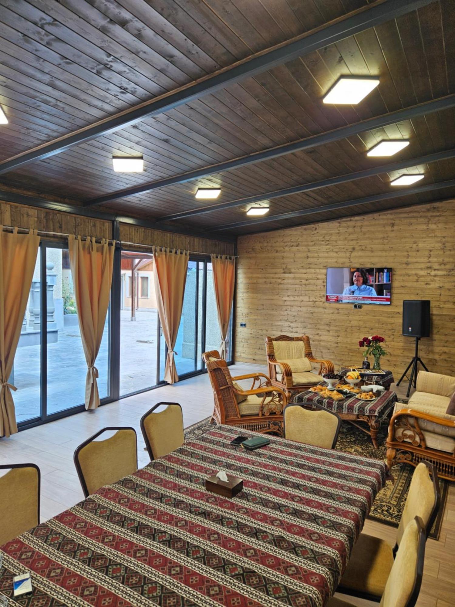 Eridana Hotel Ереван Екстериор снимка