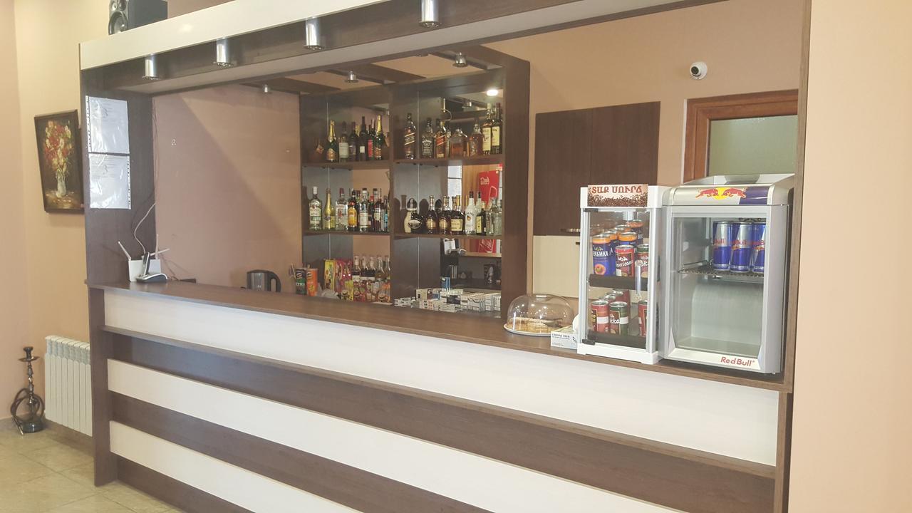 Eridana Hotel Ереван Екстериор снимка