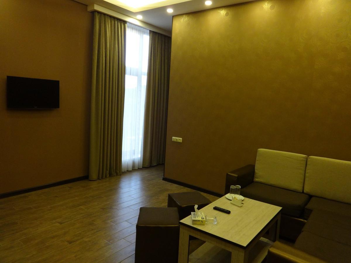 Eridana Hotel Ереван Екстериор снимка