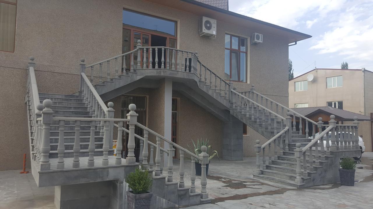 Eridana Hotel Ереван Екстериор снимка