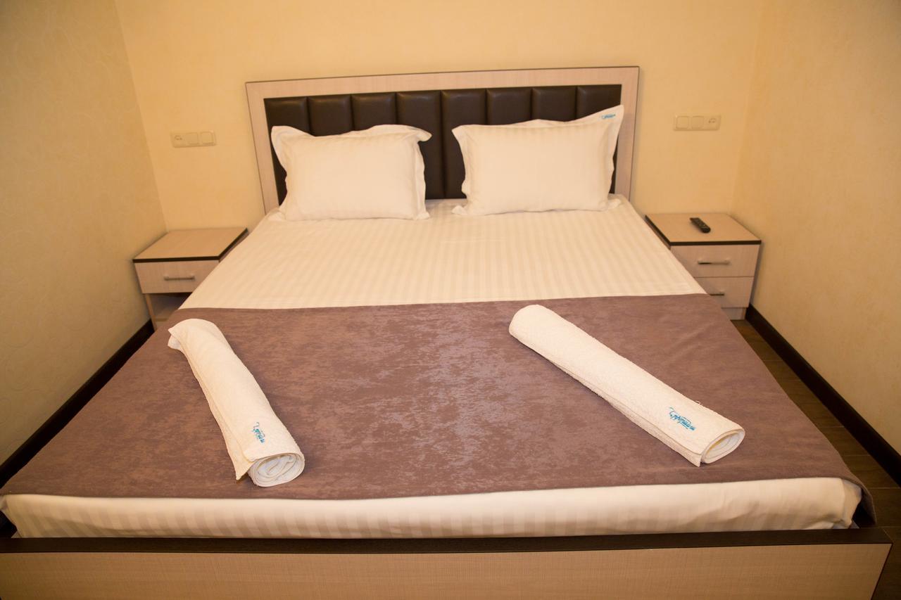 Eridana Hotel Ереван Екстериор снимка